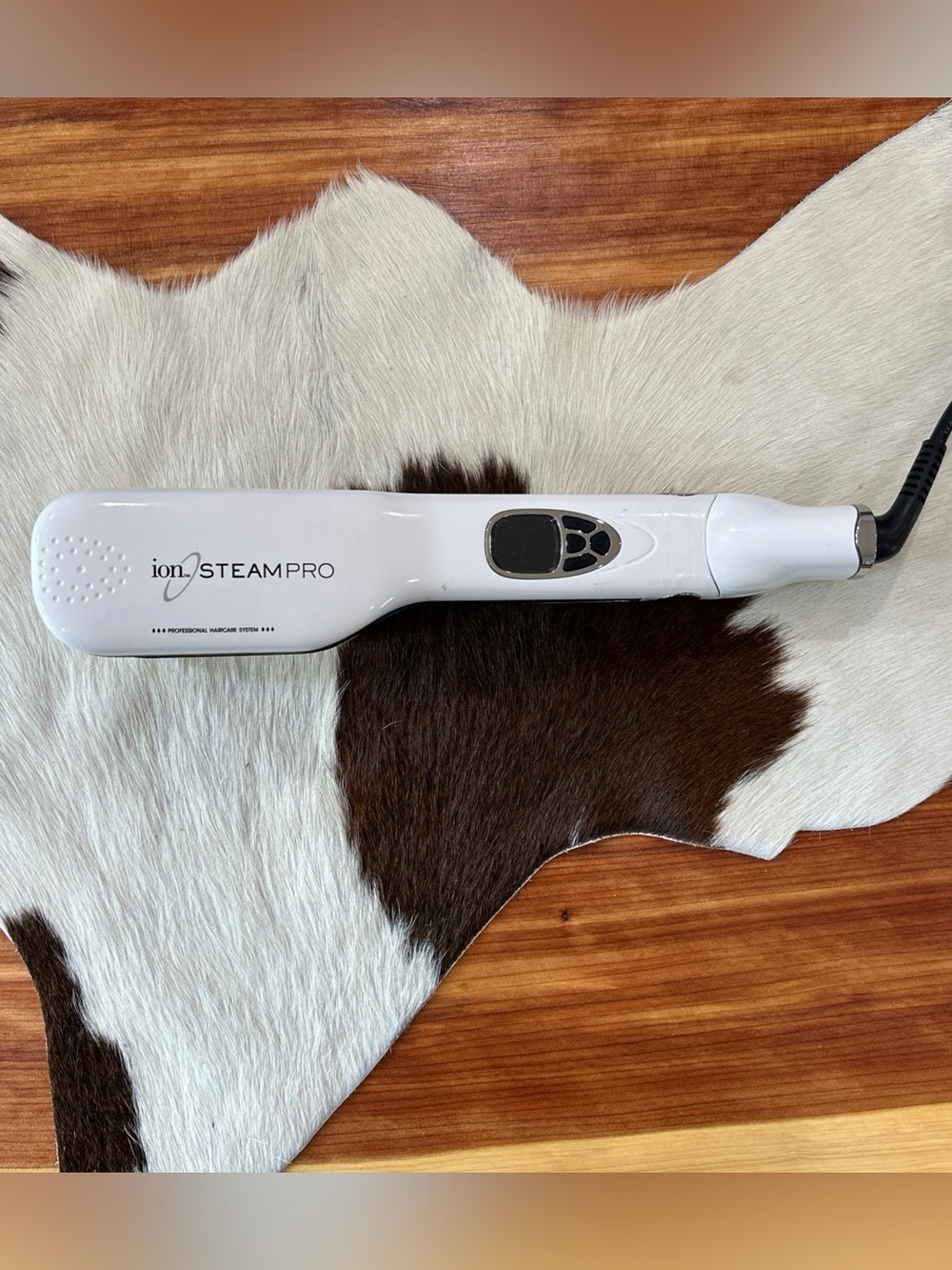 ION Steam Pro Hair Straightening Steam Brush Iron White